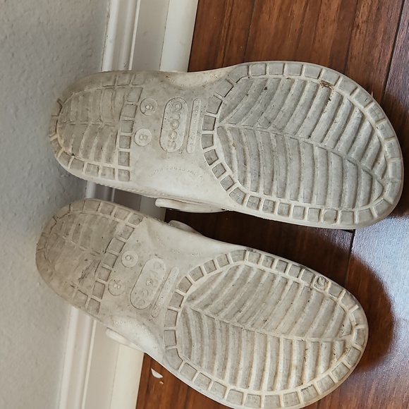 Crocs - Picture 2 of 7